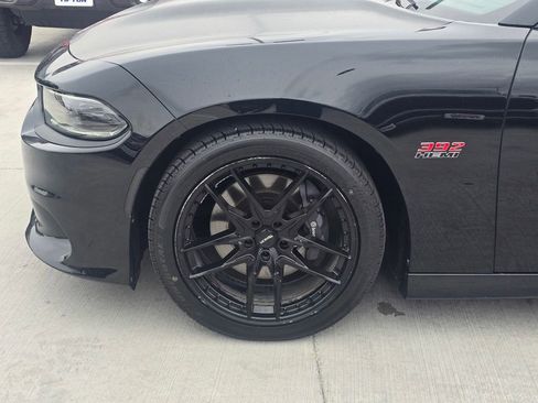 Used 2023 Dodge Charger Scat Pack w/ Technology Group RWD image 9