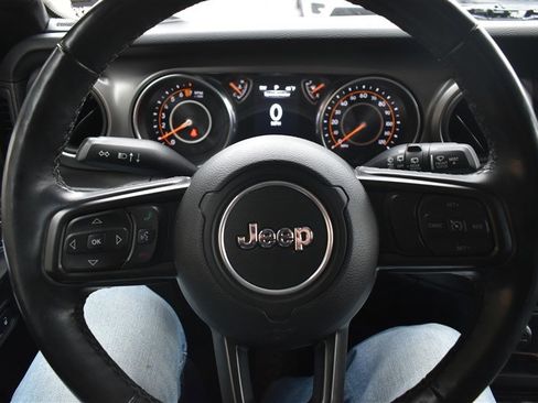 Used 2022 Jeep Wrangler Sport image 12