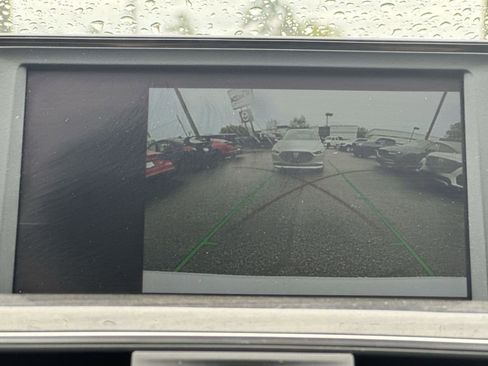 Used 2018 BMW 320i xDrive 320i xDrive image 16