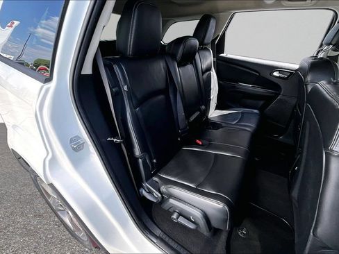 Used 2017 Dodge Journey Crossroad w/ Popular Equipment Group FWD image 26