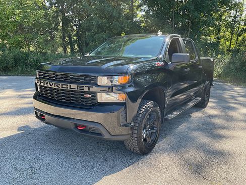 Used 2021 Chevrolet Silverado 1500 Custom Trail Boss AWD/4WD image 3