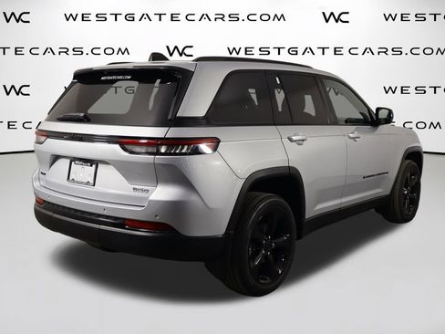 Used 2023 Jeep Grand Cherokee Altitude AWD/4WD image 42