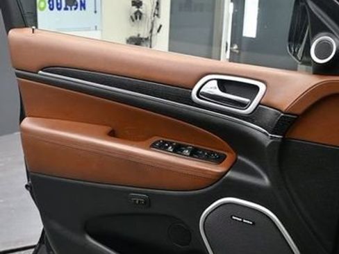 Used 2020 Jeep Grand Cherokee Summit AWD/4WD image 17