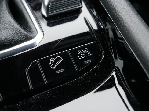 Used 2023 Jeep Compass Trailhawk image 31