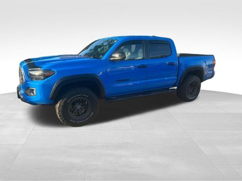 Used 2021 Toyota Tacoma TRD Off-Road w/ Technology Package AWD/4WD image 3