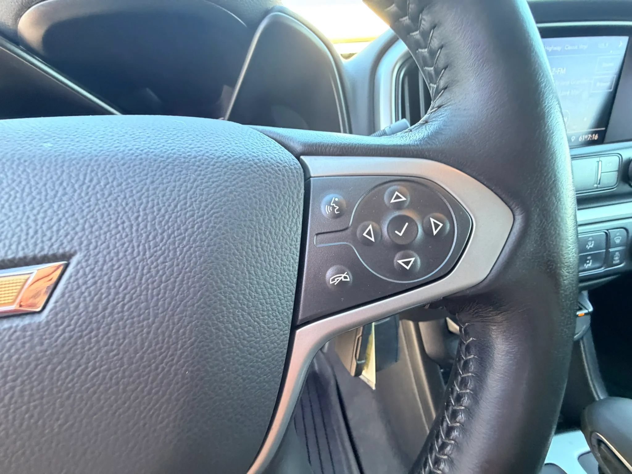 Used 2022 Chevrolet Colorado LT w/ Safety Package AWD/4WD image 13