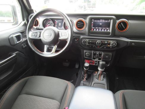 Used 2021 Jeep Gladiator Mojave w/ Trailer Tow Package AWD/4WD image 16