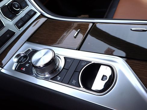 Used 2013 Jaguar XF R RWD image 36