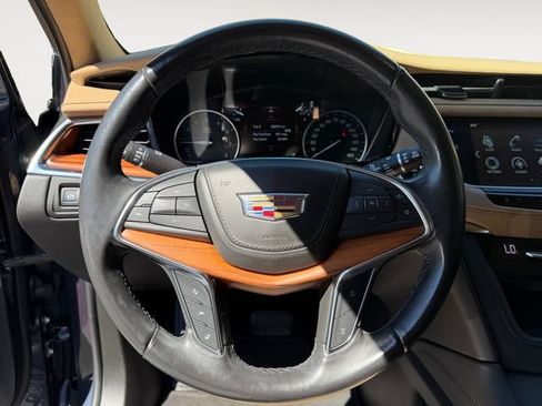 Used 2019 Cadillac XT5 Platinum AWD/4WD image 13