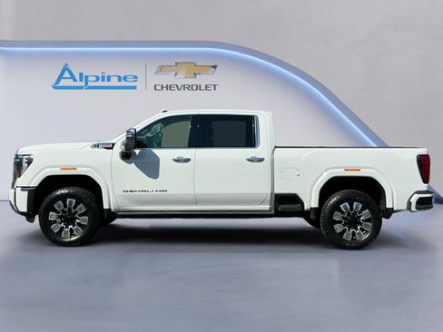 Used 2024 GMC Sierra 2500 Denali w/ Denali Reserve Package AWD/4WD image 2