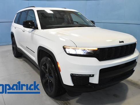 Used 2024 Jeep Grand Cherokee L Limited w/ Black Appearance Package AWD/4WD image 1