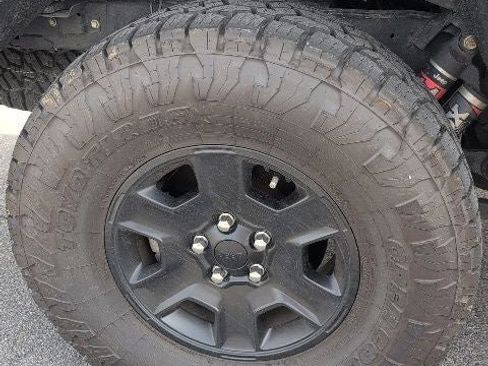Used 2021 Jeep Gladiator Mojave AWD/4WD image 40