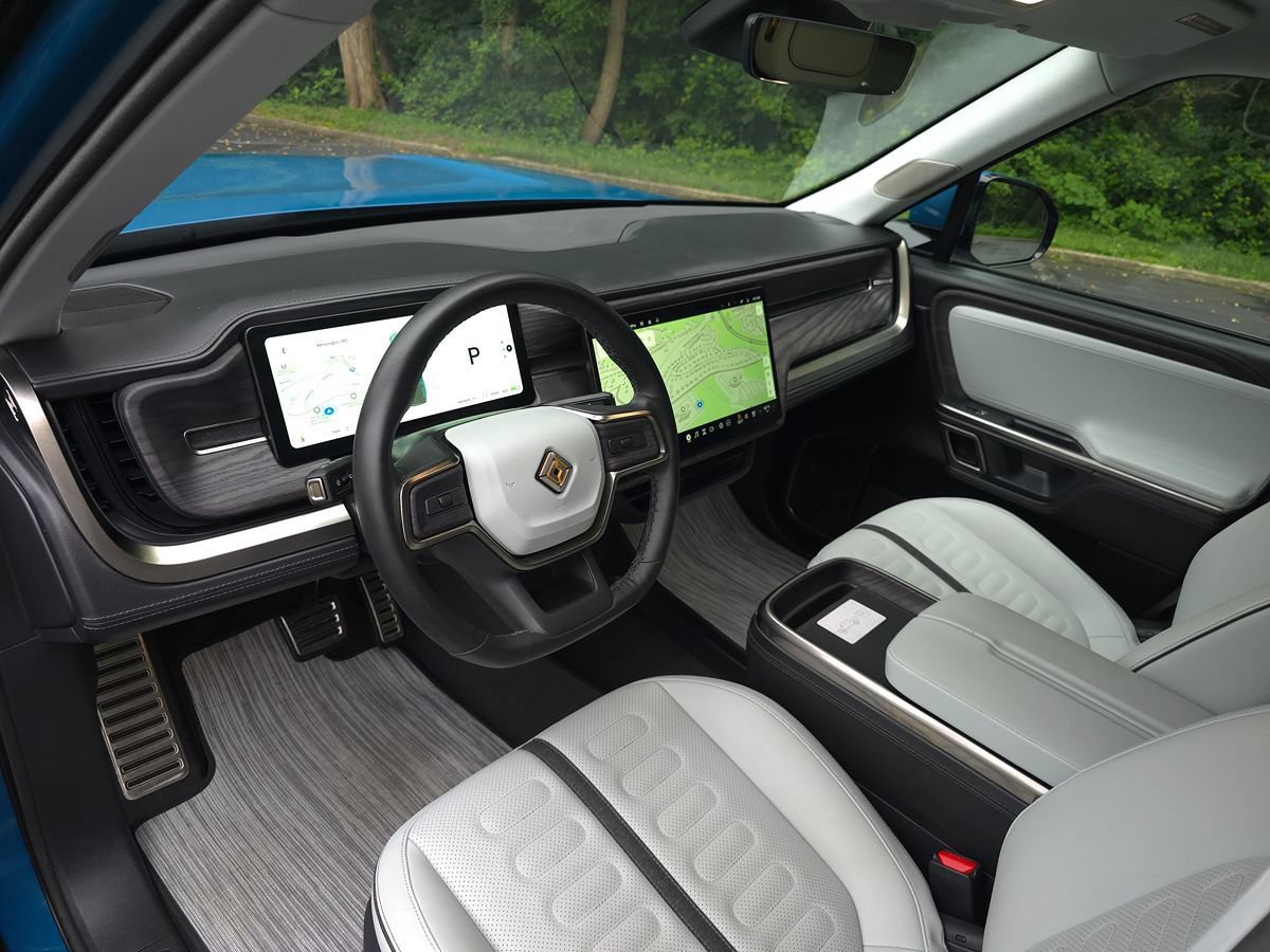 Used 2023 Rivian R1T Adventure Dual AWD/4WD image 3