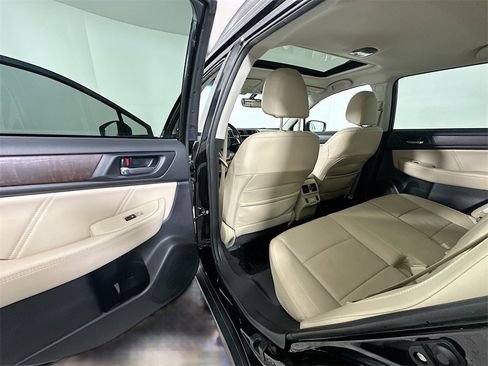 Used 2018 Subaru Outback 2.5i Limited image 17