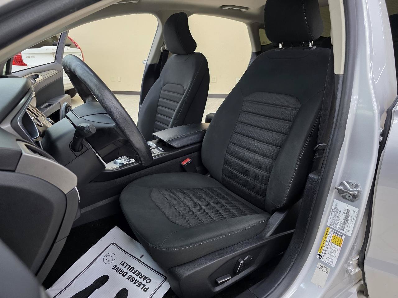 Used 2018 Ford Fusion SE FWD image 14
