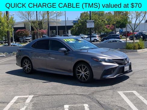 Used 2022 Toyota Camry SE w/ Carpet Mat Package (TMS) FWD image 11