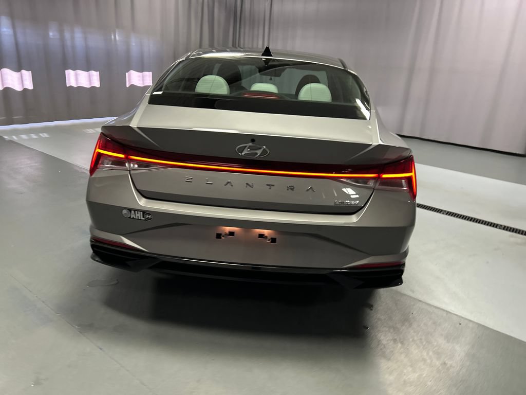 Used 2022 Hyundai Elantra Limited FWD image 6