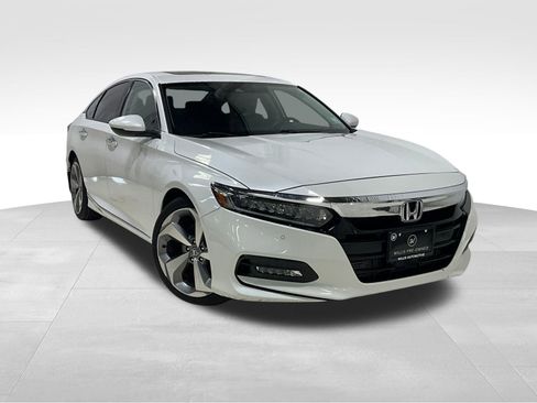 Used 2018 Honda Accord Touring image 1