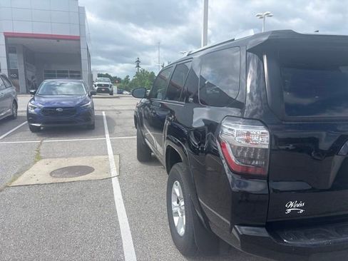 Used 2014 Toyota 4Runner SR5 w/ Convenience Package AWD/4WD image 2