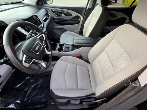 Used 2024 GMC Terrain SLE image 21