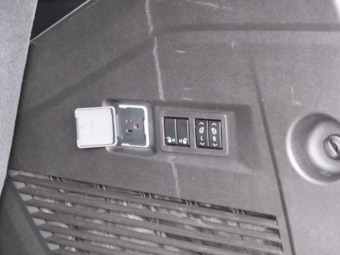 Used 2023 GMC Yukon AT4 w/ AT4 Premium Plus Package image 26