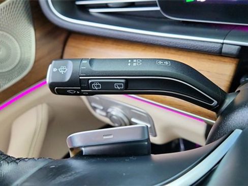 Used 2025 Mercedes-Benz GLE 350 4MATIC w/ AMG Line Exterior image 40