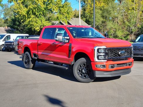New 2026 Ford F250 Lariat w/ Black Appearance Package image 34
