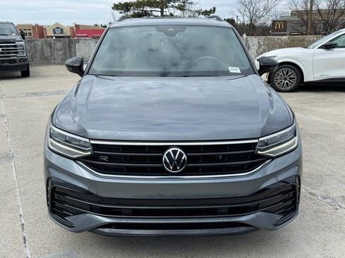 Used 2023 Volkswagen Tiguan SE R-Line image 2