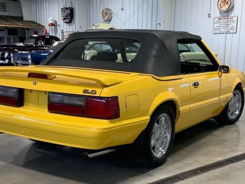 Used 1993 Ford Mustang LX RWD image 3
