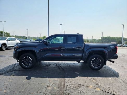 Used 2024 Toyota Tacoma TRD Sport w/ TRD Sport Upgrade Package AWD/4WD image 9
