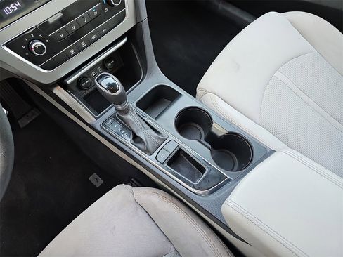 Used 2017 Hyundai Sonata SE image 22