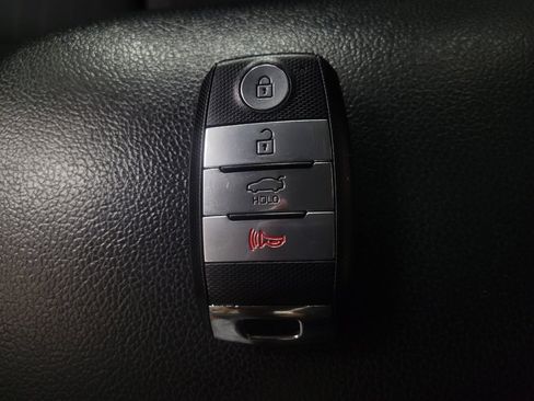 Used 2018 Kia Forte S w/ S Technology Plus Package FWD image 32