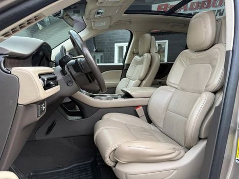 Used 2020 Lincoln Aviator Reserve w/ Equipment Group 202A image 16