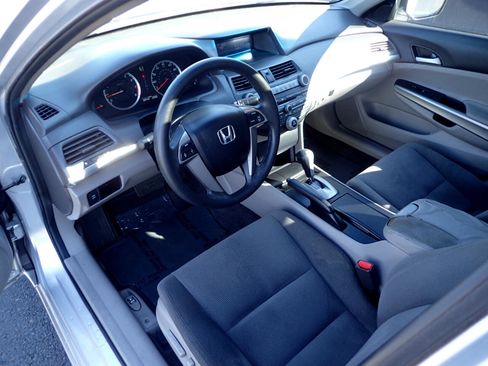 Used 2010 Honda Accord EX image 9
