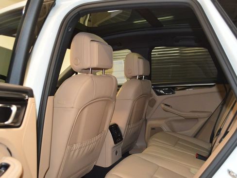 New 2026 Porsche Macan AWD/4WD image 30