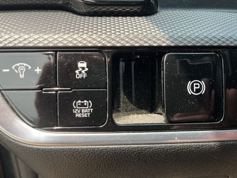 Used 2023 Kia Sportage LX AWD/4WD image 24