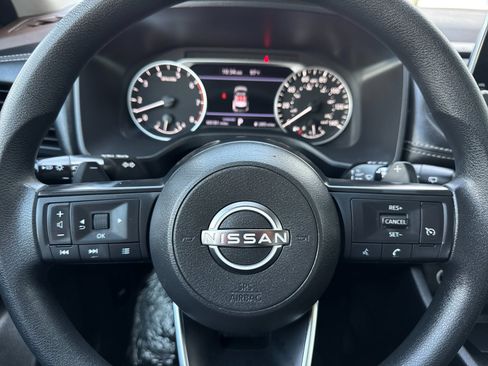 Used 2023 Nissan Rogue S image 22