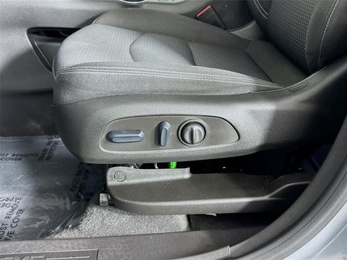 Certified 2024 GMC Terrain SLE w/ Driver Convenience Package FWD image 19