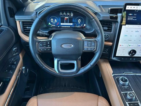 Used 2024 Ford Expedition Platinum AWD/4WD image 13