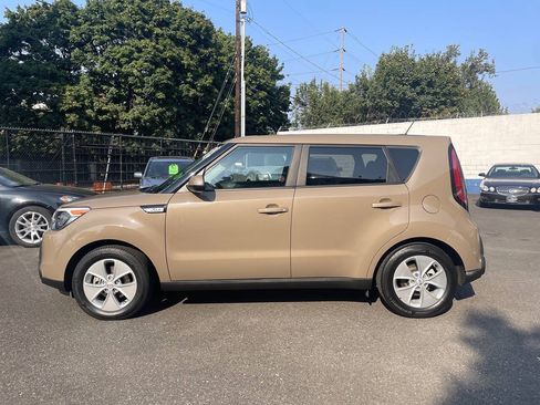 Used 2016 Kia Soul FWD image 13