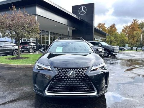Used 2022 Lexus UX 200 w/ Premium Package image 2