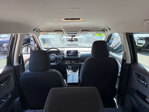 Used 2023 Nissan Rogue SV FWD image 34