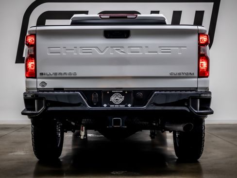 Used 2024 Chevrolet Silverado 2500 Custom w/ Custom Value Package AWD/4WD image 10