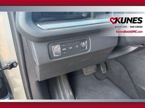 Used 2024 Chevrolet Traverse LT AWD/4WD image 19