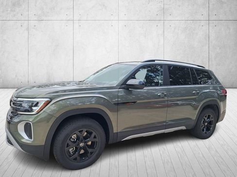 New 2026 Volkswagen Atlas Peak Edition image 9