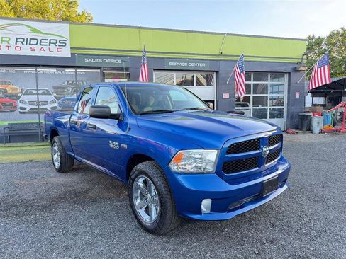 Used 2017 RAM 1500 Express AWD/4WD image 3