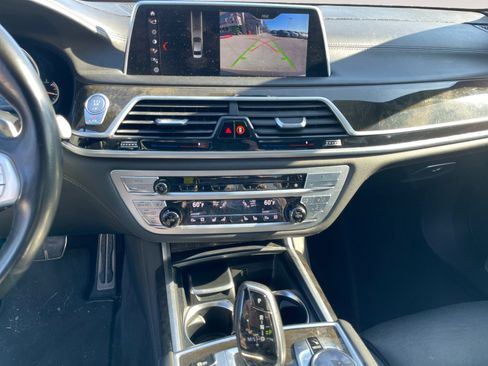 Used 2018 BMW 750i xDrive AWD/4WD image 11