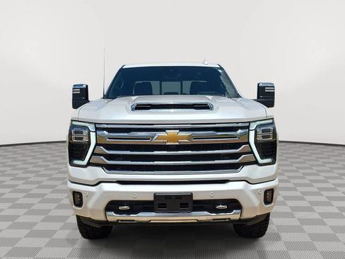 Used 2024 Chevrolet Silverado 2500 High Country w/ High Country Premium Package AWD/4WD image 2