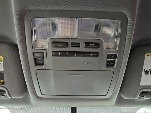 Used 2015 Toyota Highlander XLE image 25