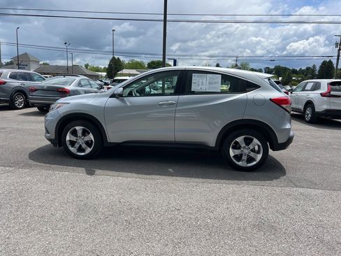 Used 2021 Honda HR-V LX image 2
